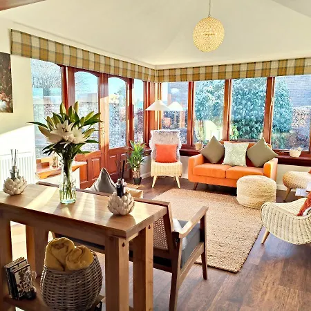 Yewtree House Holiday home *
